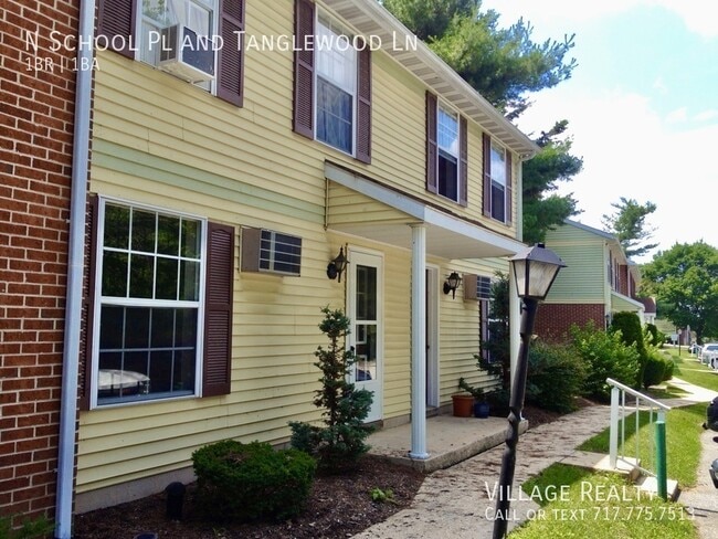 Building Photo - 323 N School Pl