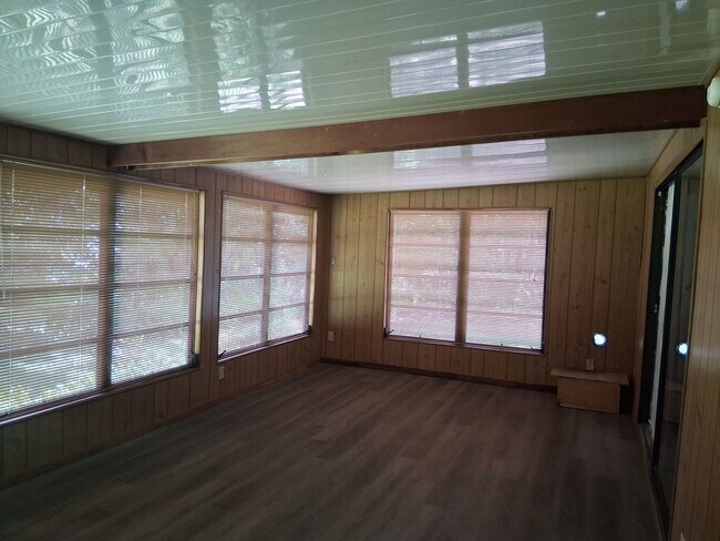 Building Photo - 3610 CR 406