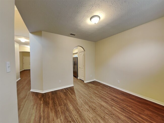 Building Photo - 38011 W Sulphur Creek Dr