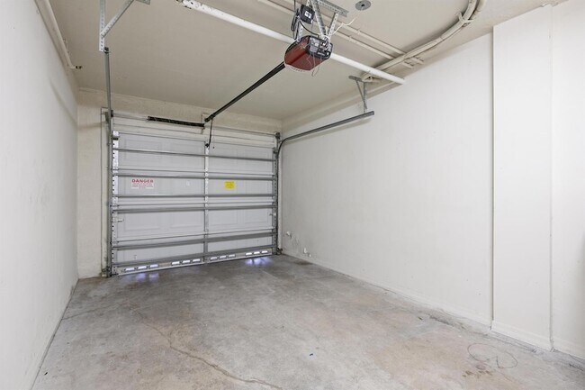 Building Photo - 6434 Emerald Dunes Dr