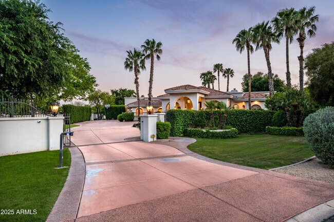 Building Photo - 6649 E Berneil Dr