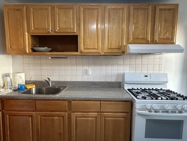 Building Photo - 1826 Unionport Rd