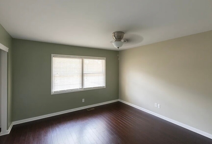 Bedroom 2 - 3000 Golden Rd