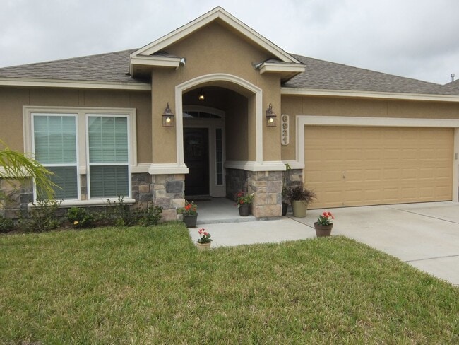 Building Photo - 6921 Anastasia