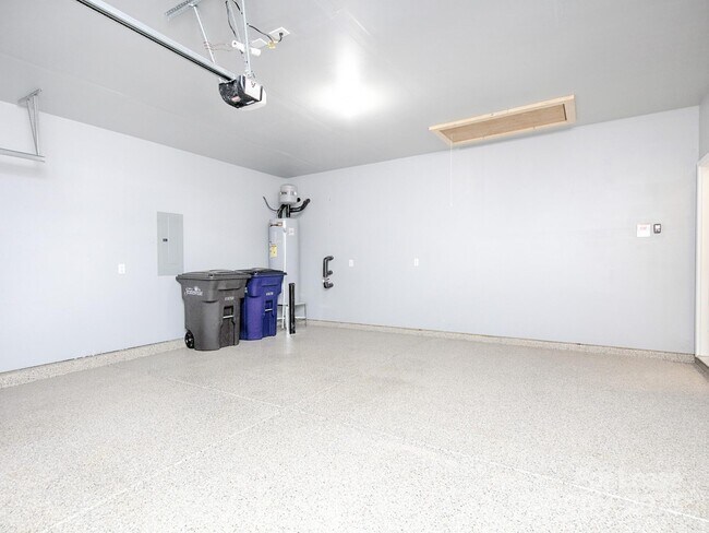 Building Photo - 161 White Apple Wy