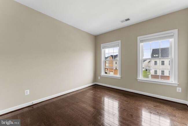 Building Photo - 21268 Park Grove Terrace