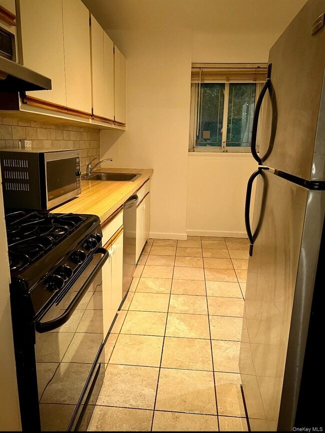 Building Photo - 150 Glenwood Ave