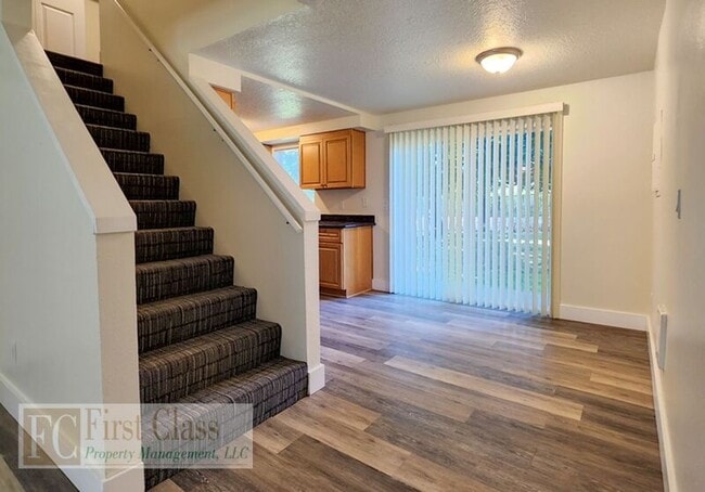 Building Photo - 3022 SE 38th Ct