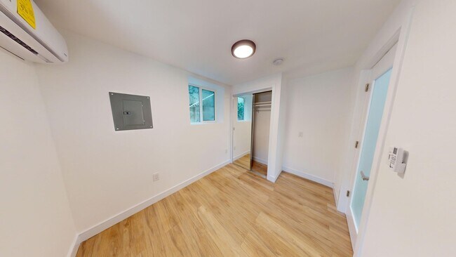 Interior Photo - HAMPTON