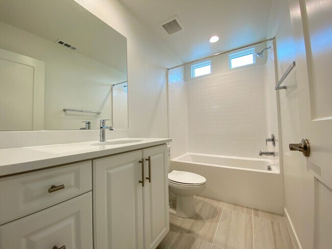 Building Photo - New Build 3bd/3bth in Coral Ridge Communit...