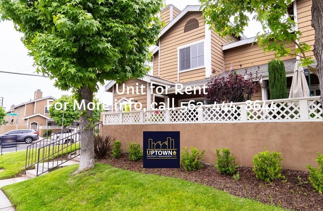 Building Photo - Townhome - 2 Bedrooms-2.5 Baths - Commerce