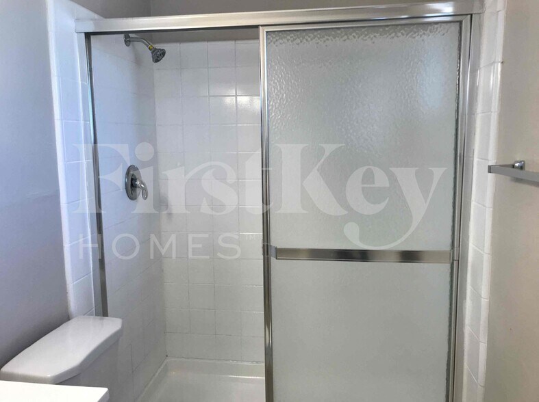 Building Photo - 3204 S Nu Vista Ln