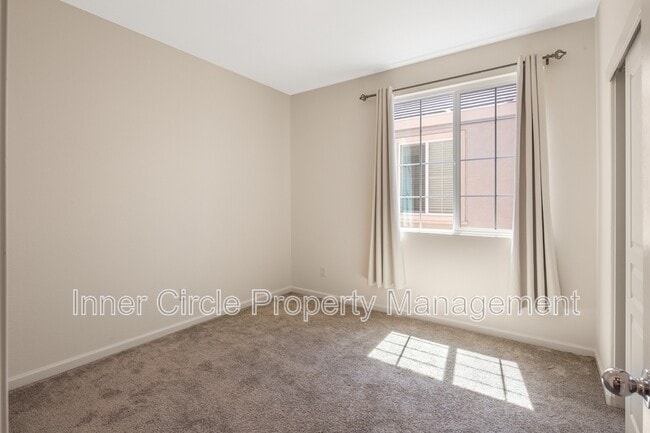 Building Photo - 5408 Mazant Loop