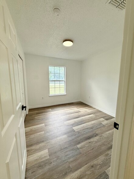 Building Photo - 3042 Tiffany Ln