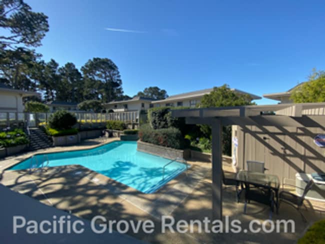 Building Photo - Amazing Views from this 3-Bedroom 3 Bath C...
