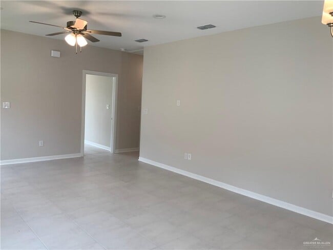 Building Photo - 27 Westway Ave