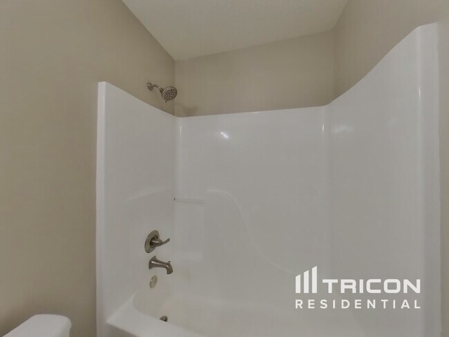 Building Photo - 203 Beacon Point Ln