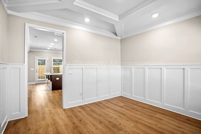 Building Photo - 3133 Venetian Dr