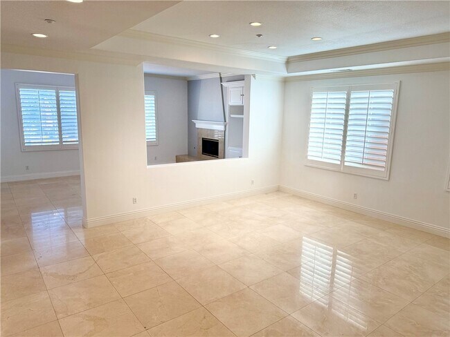 Building Photo - 9 Flintridge Ave