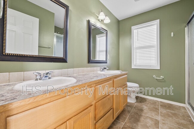 Building Photo - 1701 W 30th Ave