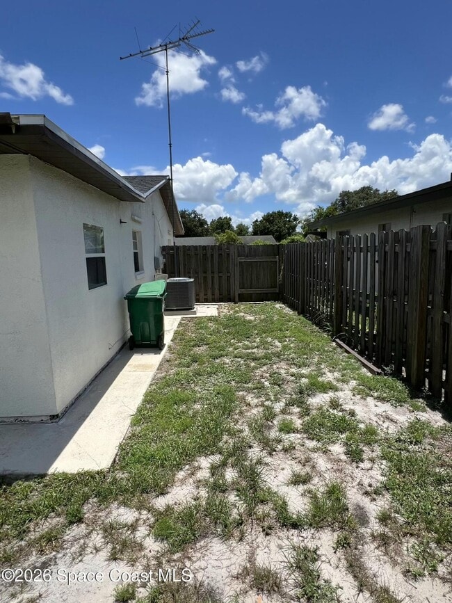 Building Photo - 2444 Mercury Dr
