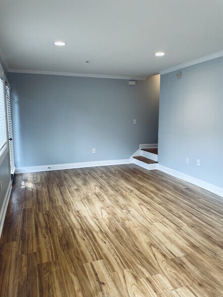 Building Photo - 114 Rondak Cir SE