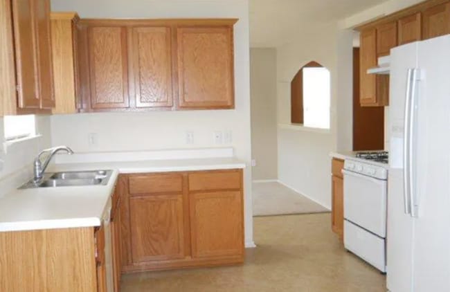 Building Photo - 15137 Meredith Ln