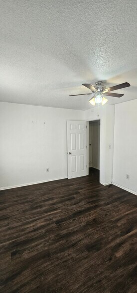 Building Photo - 711 N 70th St