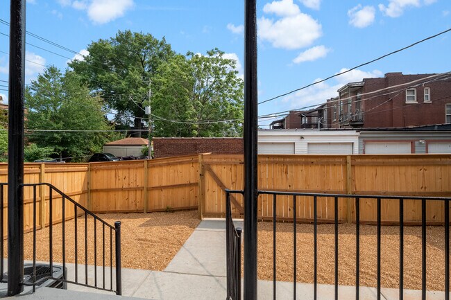 Building Photo - 3316 Sidney St