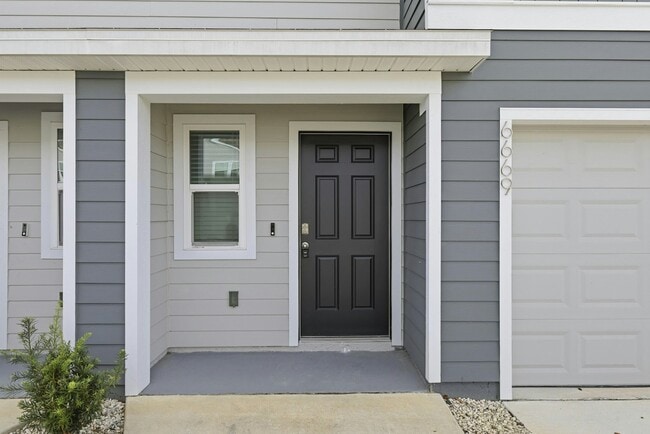 Building Photo - 6669 SW 81st Lp