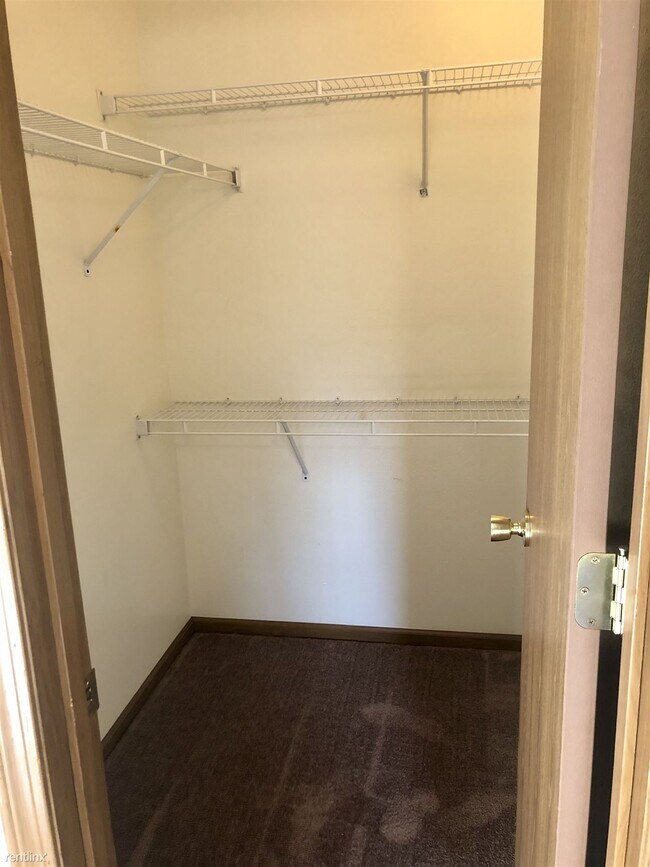 Building Photo - 2 br, 1.5 bath Townhome - Club Centre Apar...