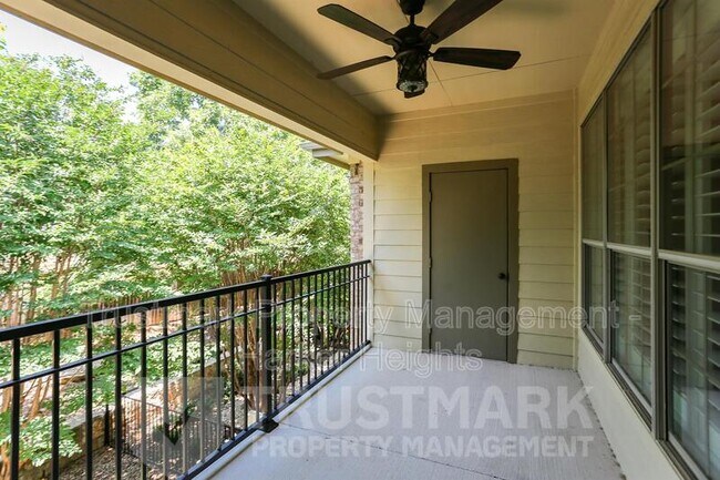 Building Photo - 3104 Sabine Cove