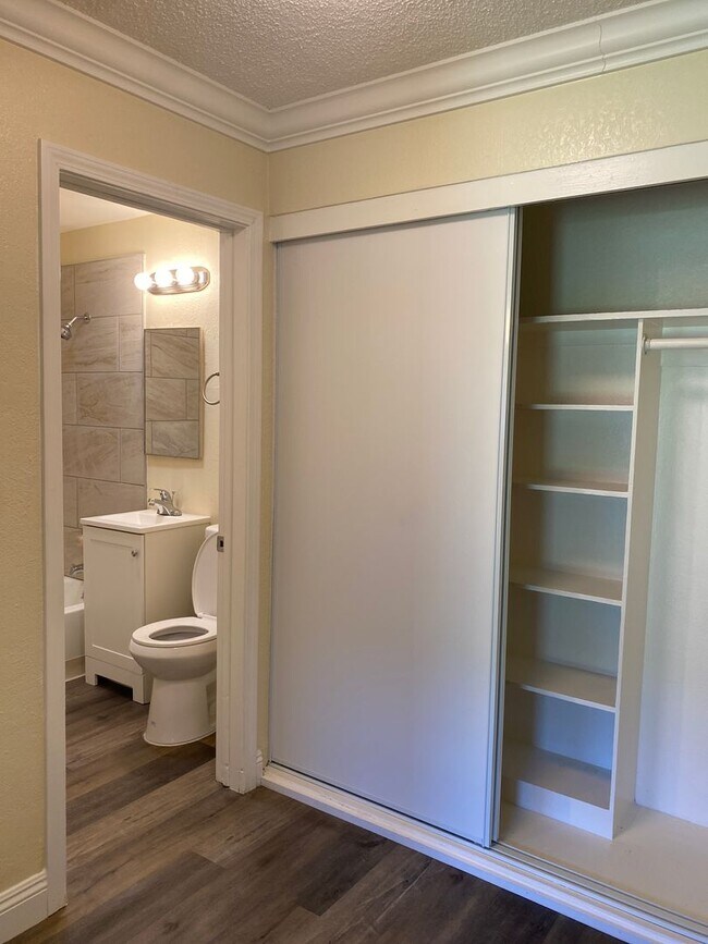 Building Photo - Welcome to SkyView Villa & Somerset Apartments!