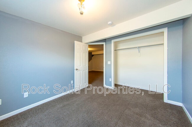 Building Photo - 521 Queens Rd