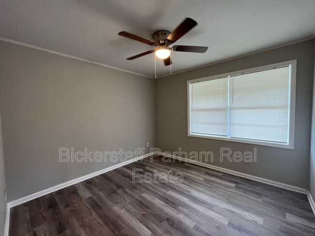 Building Photo - 2300 Welch Dr
