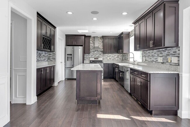Building Photo - 4521 Links Ct