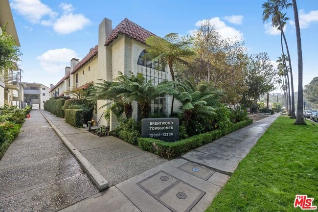 Building Photo - 12336 Montana Ave