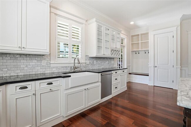 Building Photo - 1505 S Georgia Ave