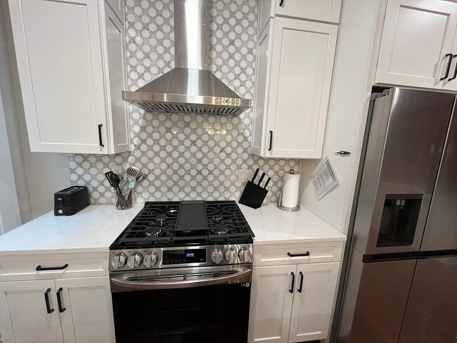 Building Photo - Dennison Ave 866-868 CR