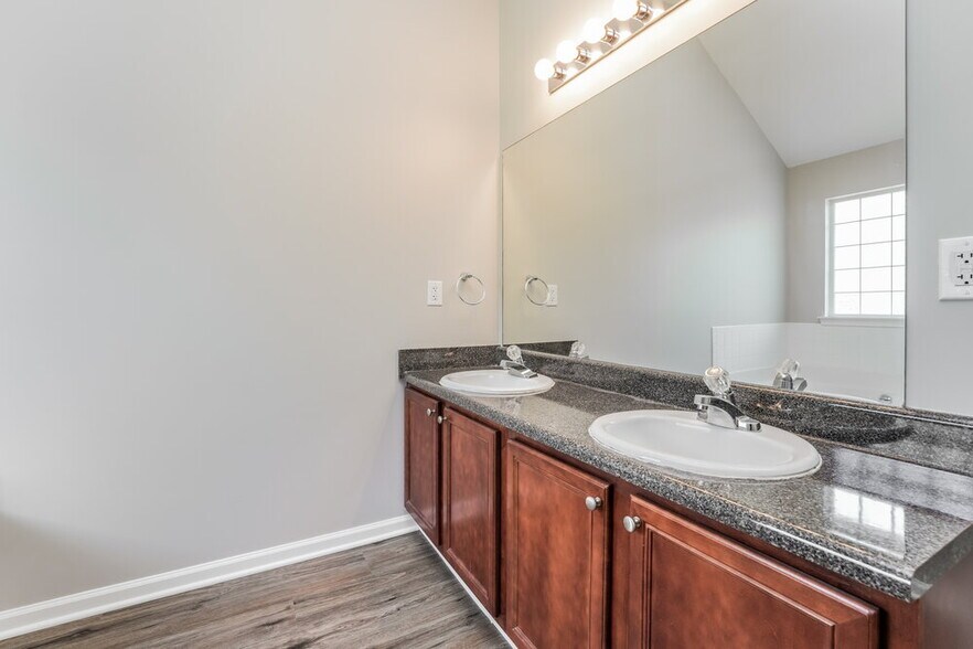 Building Photo - 4618 Ash Tree St SW