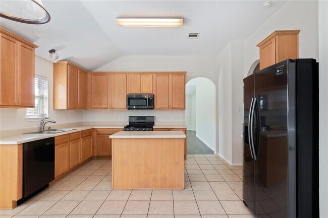 Building Photo - 1117 Alexandria Way