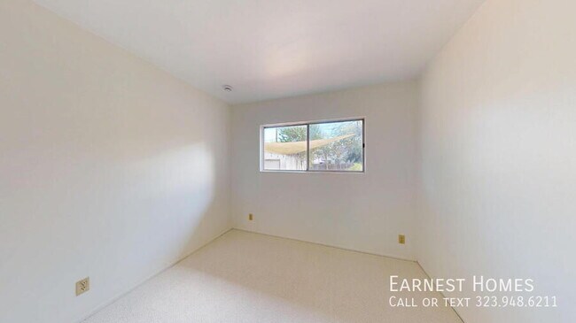 Building Photo - 14920 Hesby St