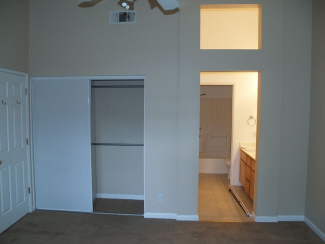 Building Photo - East Dublin Townhome in Great Location!