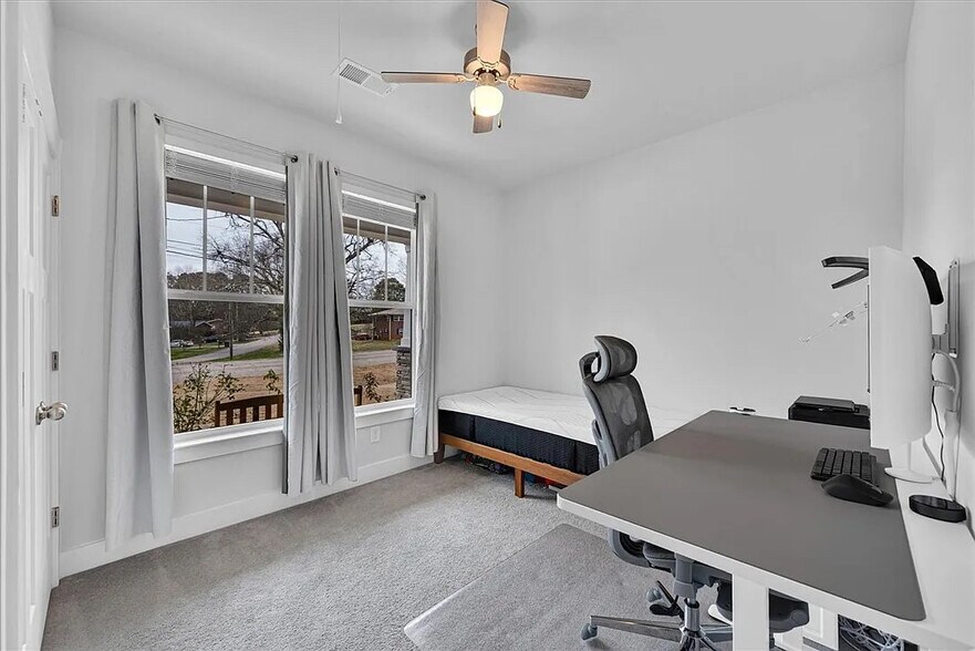 Building Photo - 529 Overbrook Dr