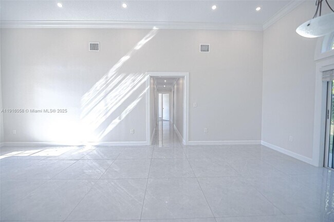 Building Photo - 15461 SW 170th Terrace