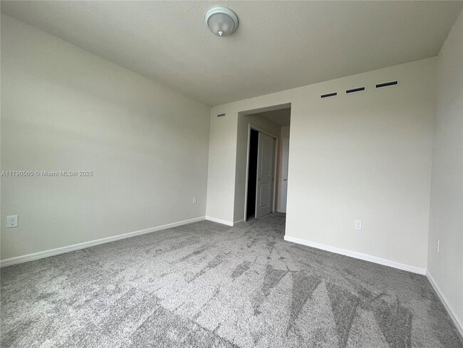 Building Photo - 2542 Winsome Wy