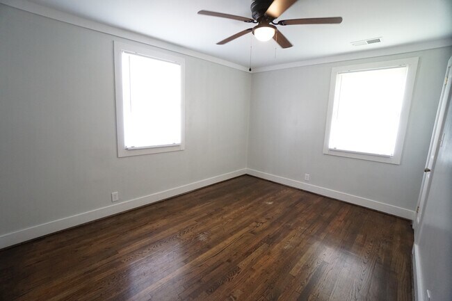 Building Photo - 3909 39th Ct N