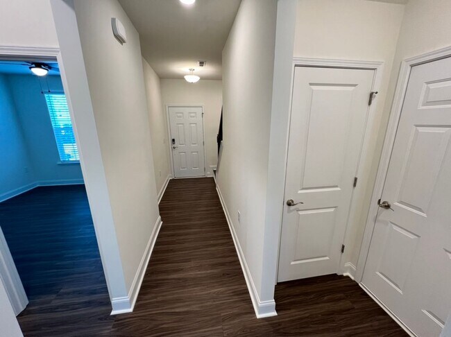 Building Photo - Beautiful New Construction Home w/ Ground ...