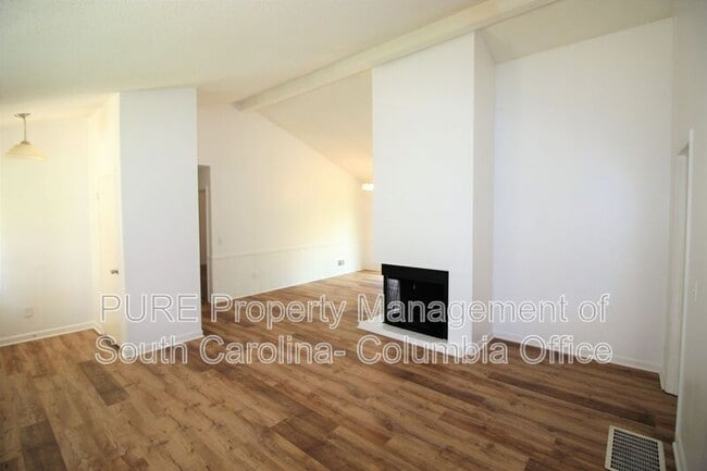 Building Photo - 206 Grantham Rd