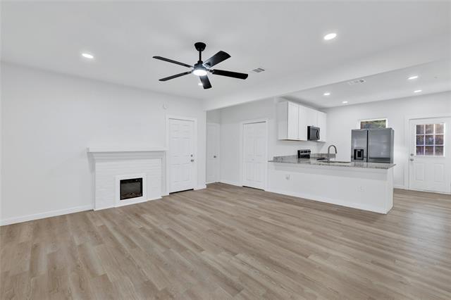 Building Photo - 326 W Rainey St
